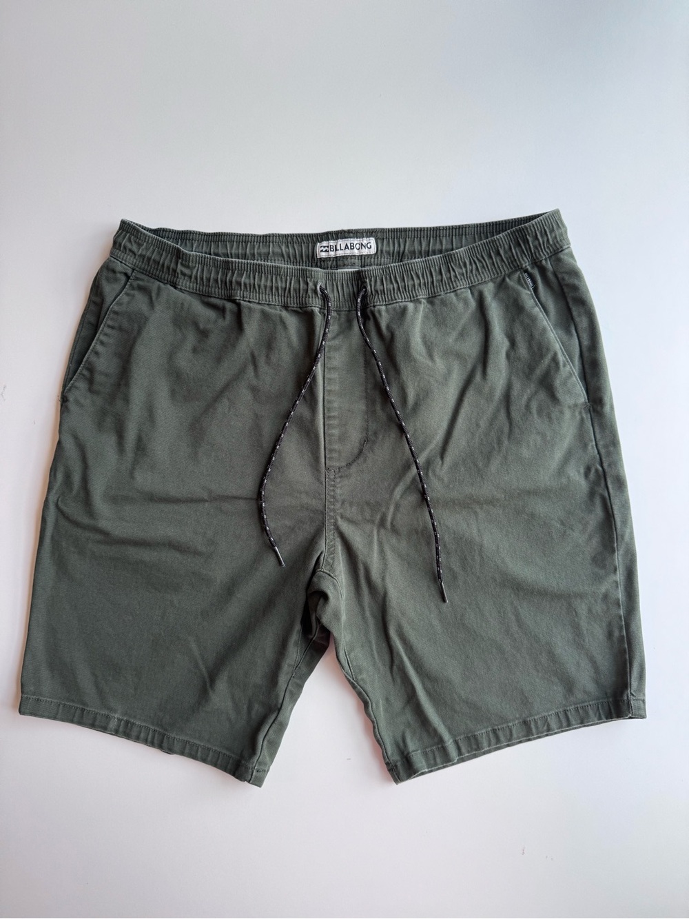 Billabong Larry Layback Men’s Shorts Size Large Twill Olive Green Drawstring